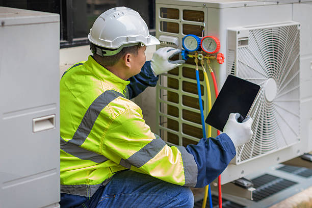 Professional Ac Installation technician working in Live Oak, TX
